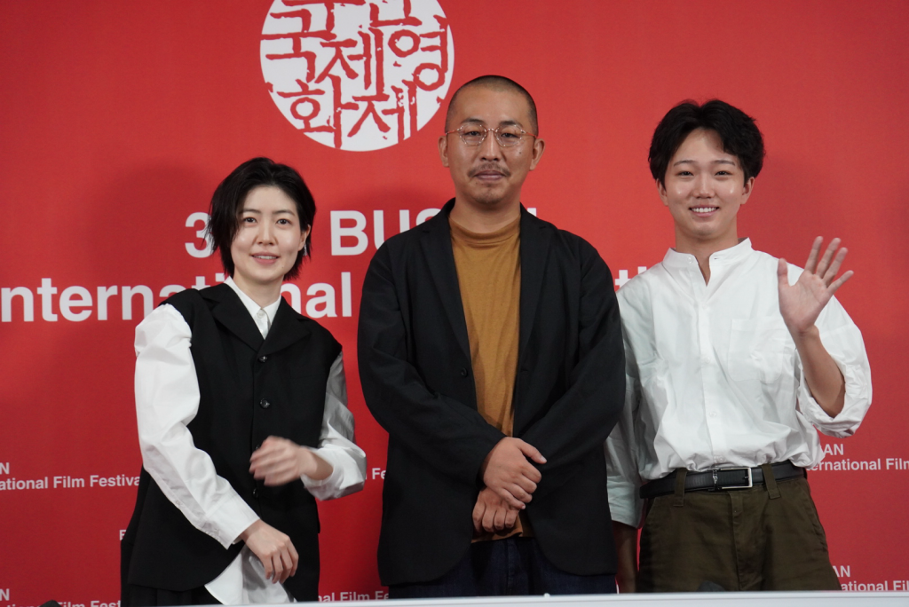 『旅と日々』記者会見フォトセッション（撮影：芳賀恵）