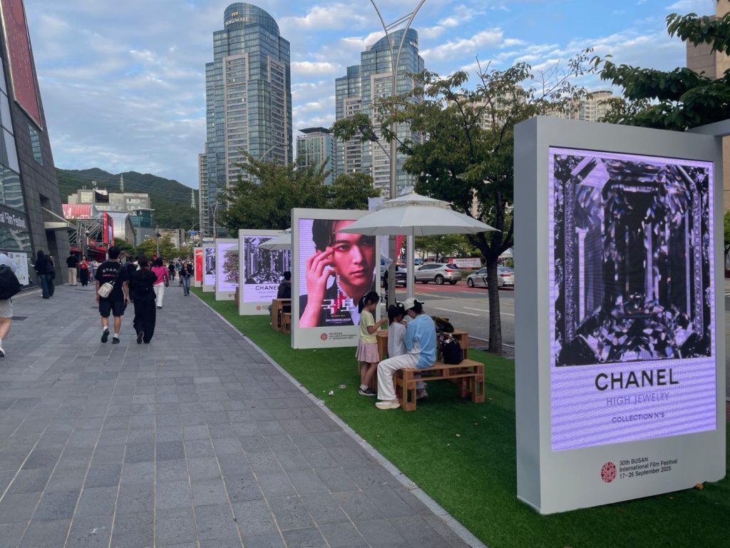 会場付近画像（撮影：芳賀恵）